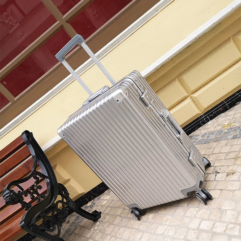 Aluminum Zipperless Luggage